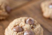 Graham Cracker Chocolate Chip Cookies: Crispy, Chewy Treats