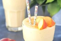 Creamy Peach Cobbler Smoothie Recipe for Summer Flavor