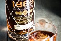 How to Make a Classic Rum Manhattan Cocktail