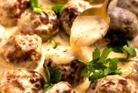 Keto-Style Swedish Meatballs with Creamy Sauce