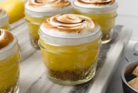 Mini Lemon Meringue Pie Cups with Fluffy Meringue