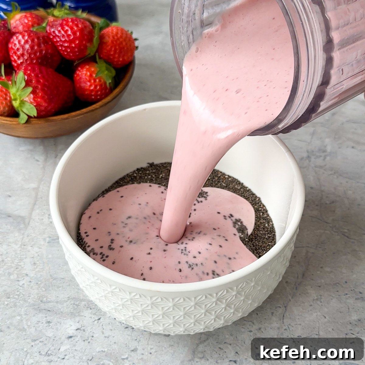 Mix together the smoothie & chia seeds!