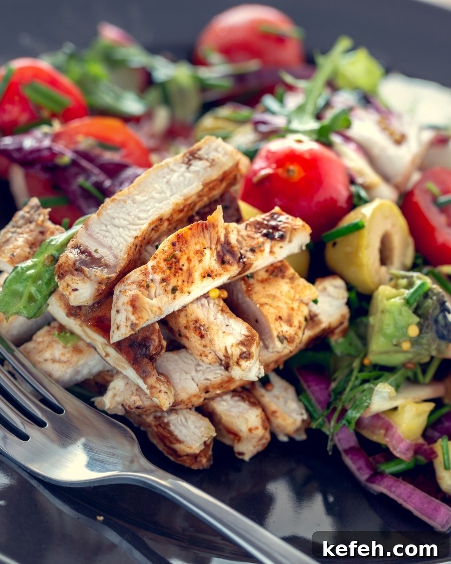 Anti-Inflammatory Grilled Chicken Salad with Mixed Greens