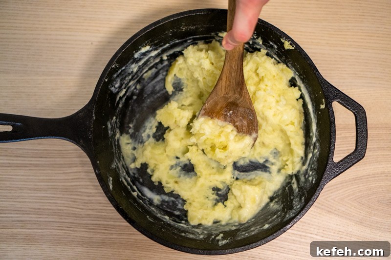 Mashing the potatoes with no masher!