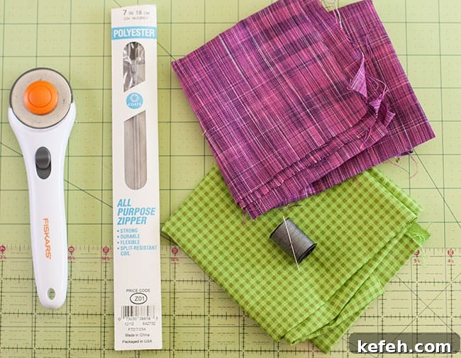 DIY Zipper Clutch | Hello Glow