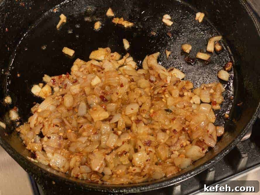Savory Bacon Jam Recipe for Breakfast, Sandwiches, and Gifts 4 img 45881 3