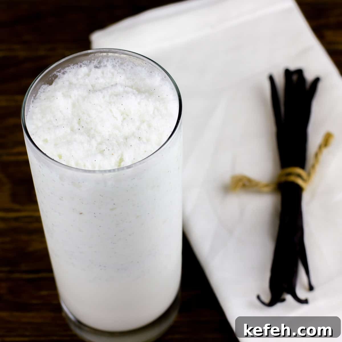 Creamy Vanilla Bean Frappé Recipe for Iced Coffee Lovers 3 Easy vanilla bean frappe recipe that is just like Starbucks. Iced caffeine free frozen drink with real vanilla beans and cream.