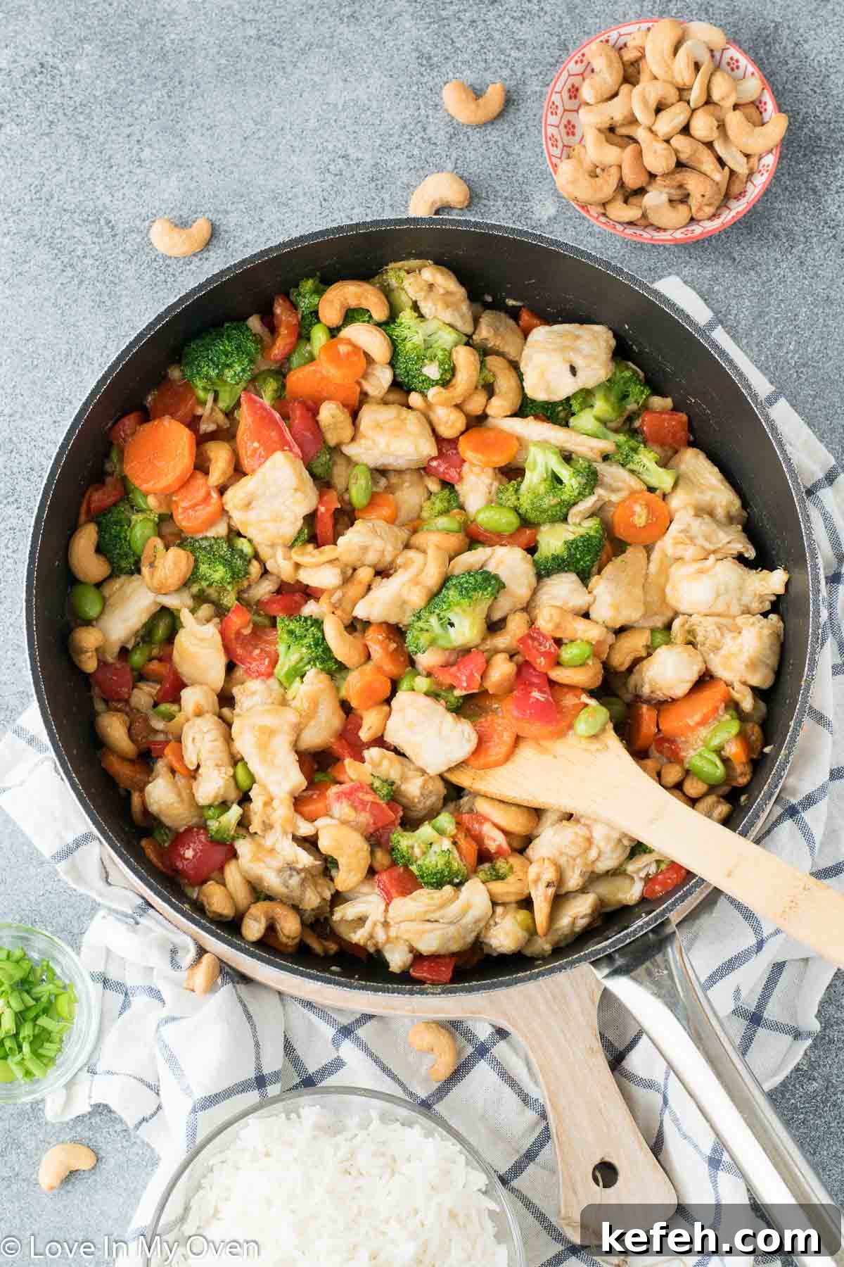 Cashew Chicken Stir-Fry with Garlic Sauce 5 easy cashew chicken
