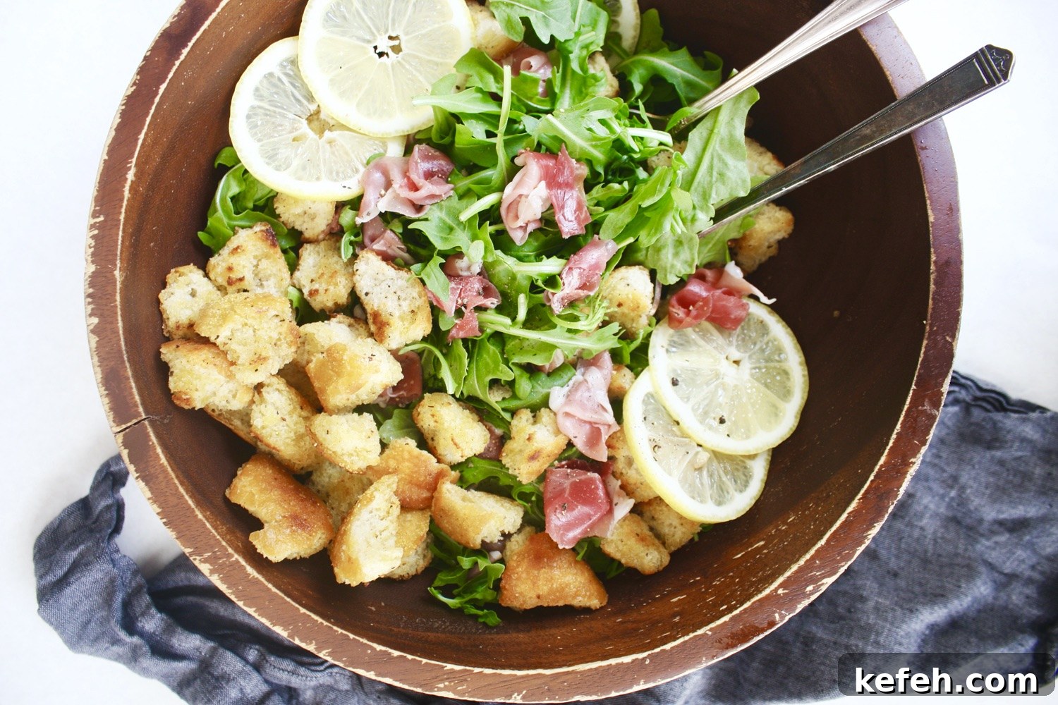 Arugula Prosciutto Salad with Lemony Vinaigrette - This delicious and simple salad only has a few ingredients, but the flavor combo is to die for! TheGarlicDiaries.com